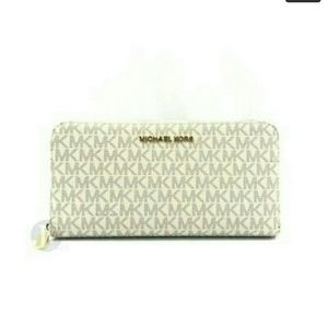 New Authentic Michael Kors Large Jet Set Wallet